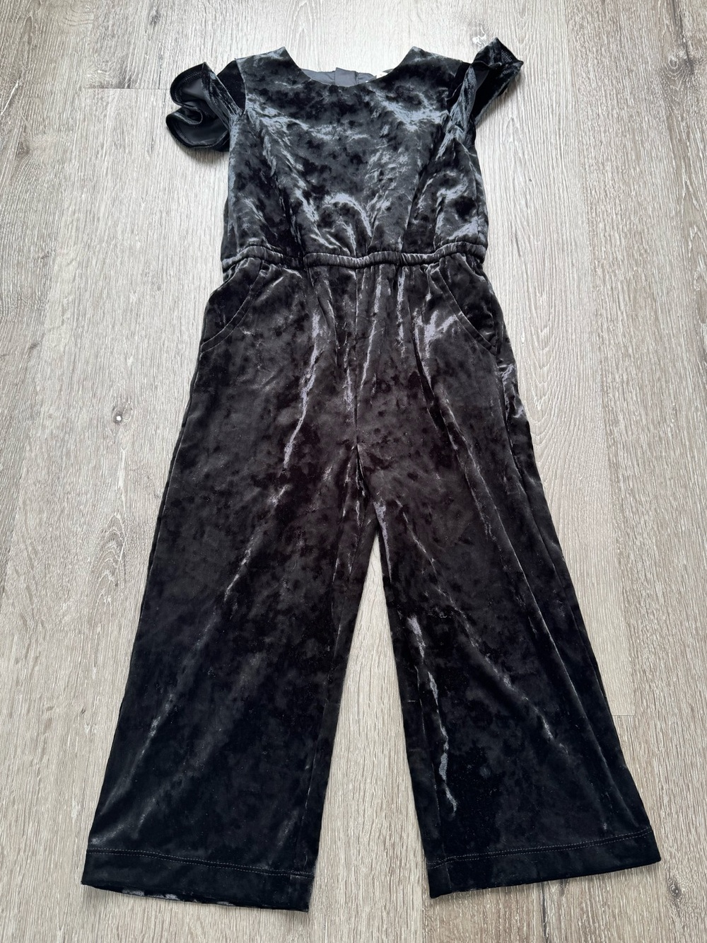 Cat & Jack Girls Black Crushed Velvet Jumpsuit 5T Flutter Sleeve Wide Leg
